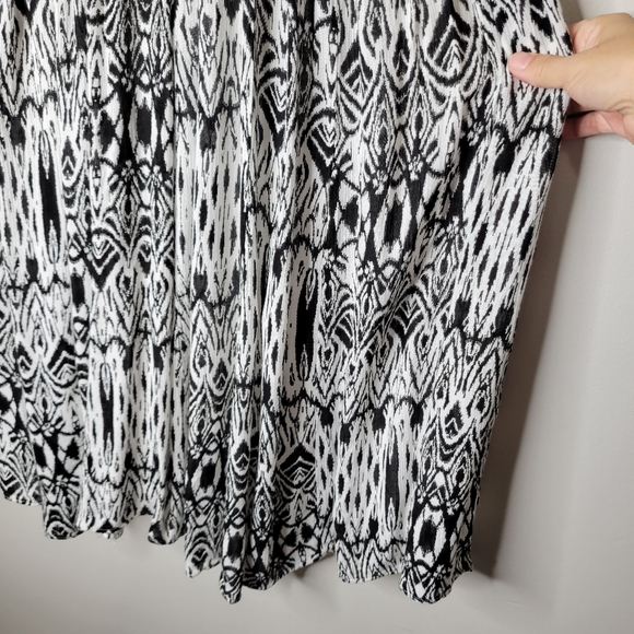 Vnl Styleline Flowy Dress - Picture 4 of 8